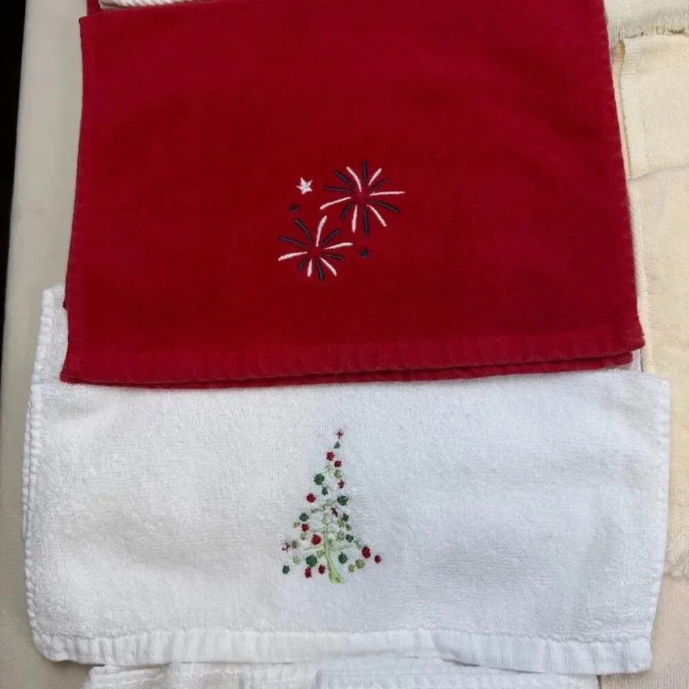 Lot of 28 Cotton Embroidered Fingertip Towels & Washcloths, Mostly Christmas